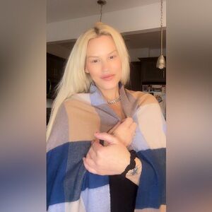 GAP Oversized Plaid Scarf – Beige, Blue & Light Blue 💙💙💙